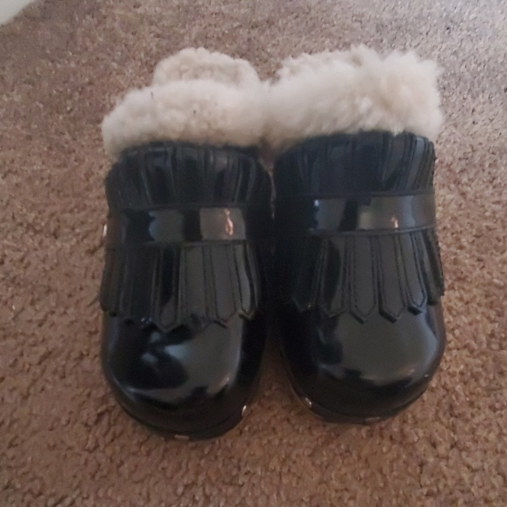 Ugg clogs